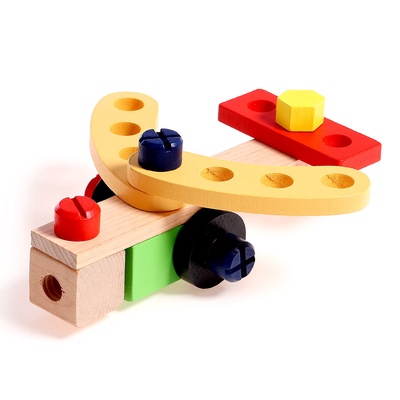 Игровой набор «Набор плотника и конструктор в чемоданчике» 7×30×23 см, 33 элемента