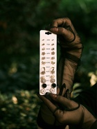 Серьги пусеты One year, 12 пар, весеннее ассорти, цвет бело-чёрный в золоте - Фото 4