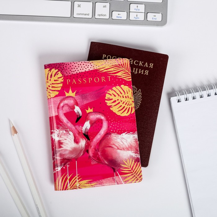 Набор паспортная обложка и брелок "реалистичный фламинго" - фото 1918940556