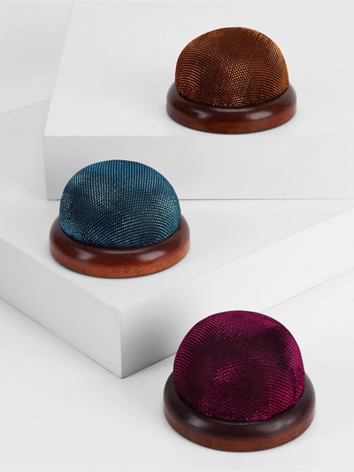 Игольница «Круг», на деревянной подложке, d=7 см, МИКС