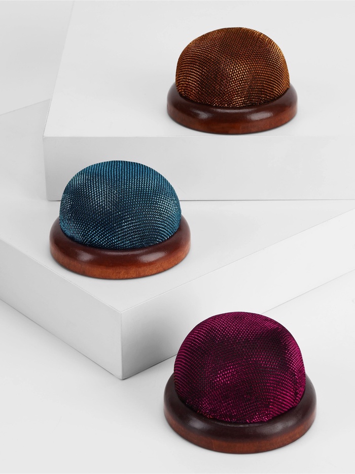 Игольница «Круг», на деревянной подложке, d=7 см, МИКС