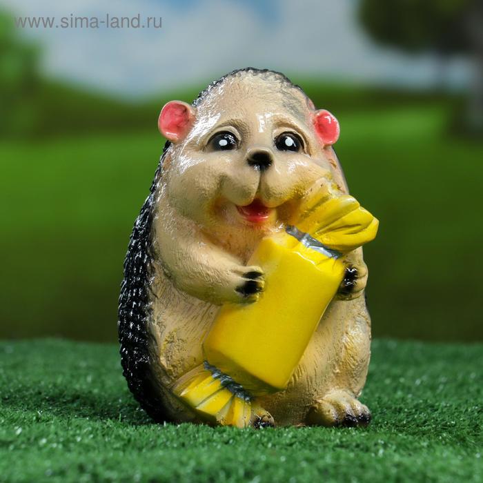 Садовая фигура"Ежик с конфетой" 13х11х16см - Фото 1