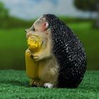 Садовая фигура"Ежик с конфетой" 13х11х16см - Фото 2