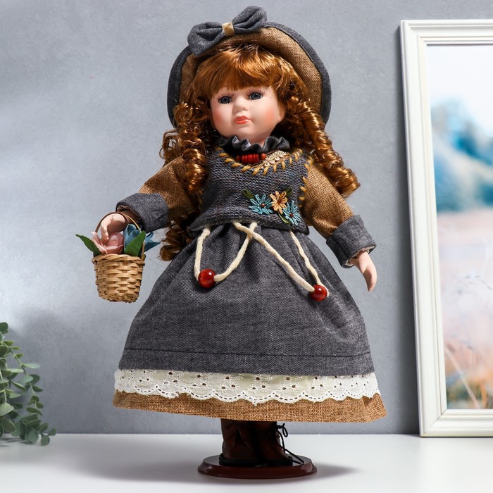 Кукла коллекционная керамика &quot;Юлечка в светло-карамельном платье и в шляпке&quot; 40 см