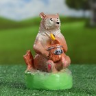 Садовая фигура "Мишка с мёдом" коричневый 17х10х9см - Фото 1