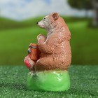 Садовая фигура "Мишка с мёдом" коричневый 17х10х9см - Фото 2