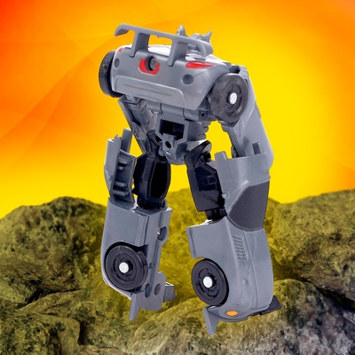 Робот «Автобот», трансформируется