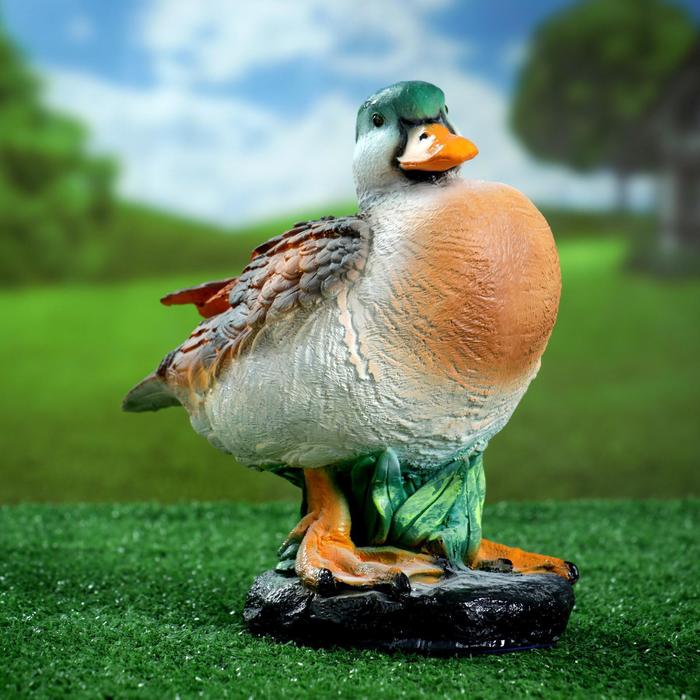 Садовая фигура "Уточка с грудкой" 23см - Фото 1