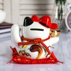 Копилка керамика "Кот манэки-нэко со слитком и колокольчиком" 12х15х9 см - фото 21050041