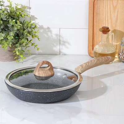 Сковорода кованая Huochu, 22×4,5 см, стеклянная крышка, пластиковая ручка, индукция, антипригарное покрытие, цвет серый