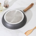 Сковорода кованая Huochu, d=26 см, стеклянная крышка, пластиковая ручка, индукция, антипригарное покрытие, цвет серый - Фото 3