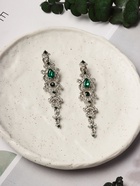 Клипсы для ушей висячие со стразами QF «Ажур», капли с завитками, цвет бело-изумрудный в серебре - Фото 9