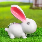 Фигура "Зайка с цветами" серая 20х20х10см - Фото 7