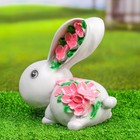 Фигура "Зайка с цветами" серая 20х20х10см - Фото 8