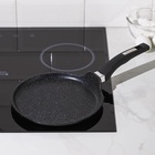 Сковорода блинная Мечта «Гранит Black», d=22 см, пластиковая ручка, антипригарное покрытие, литой алюминий, чёрная - Фото 7