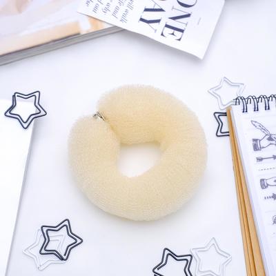 Валик на кнопке для создания пучка, 4.5×17, бежевый