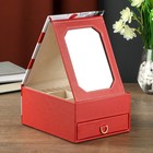 Шкатулка кожзам для украшений "Мадам с книгой" красная 8,7х18,2х14,3 см  (артикул 4768062)  большой выбор товаров оптом и в розницу по низким ценам с доставкой