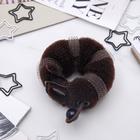 Валик с креплением и резинкой для создания пучка, 4×18 см, коричневый - Фото 1