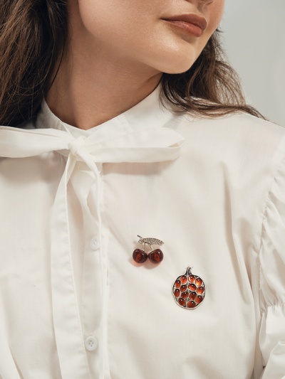 Брошь «Вишни» наливные, бордовая в серебре