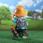 Садовая фигура "Гномик в шляпке с попугаем" 42х23см - Фото 3