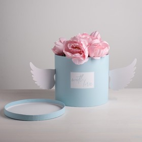 Коробка шляпная для цветов с доп. элементом «Крылья любви», 22 × 22 см
