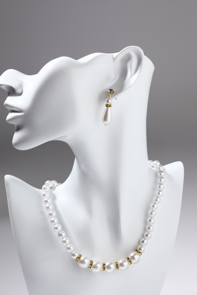 Набор 2 предмета: серьги, колье «Антуанетта» капли и ряд бусин, цвет белый в золоте, 40 см