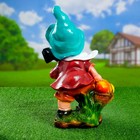Садовая фигура "Гном с фруктами" 14х23х42см - Фото 3