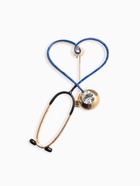 Брошь «Стетоскоп» сердце, синяя в золоте - Фото 1