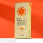 Интенсивный солнцезащитный крем для лица 3W CLINIC Intensive UV Sun Block Cream SPF50+/PA+++, 70 мл - фото 7116648