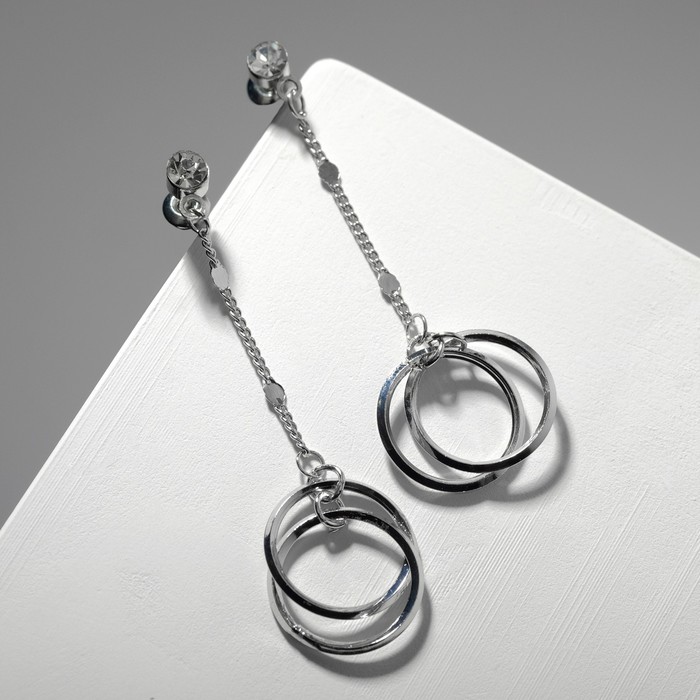 Серьги висячие со стразами «Чувства» кольца, белые в серебре, 5.5 см - Фото 1