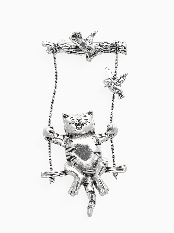 Брошь «Кот на качелях» в чернёном серебре - Фото 1