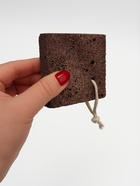 Натуральная пемза для педикюра, с подвесом, 8×8 см, в коробке, коричневая - Фото 4