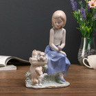 Сувенир керамика "Девчушка со щеночками на скамейке" 25х15х9 см - Фото 1
