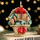 Свеча декоративная "Рождественский подарок", 8х10,5х10,5 см - фото 2906328