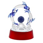 Сувенир на зеркальной подставке "Дельфины с Шаром на Волне" свет 9х6х14см - Фото 1