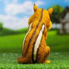 Садовая фигура "Бурундук с арахисом" 11х11х18см - Фото 3