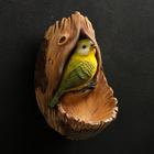 Подвесная зимняя кормушка "Птичка в дупле" из полистоуна, 24см, Хорошие сувениры, декор - Фото 1
