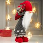 Интерьерная текстильная кукла «Дедушка Мороз с мешком подарков и лыжными палками», 40×14×16 см - Фото 2