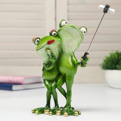 Фигурка полистоун лак «Парочка лягух селфится», 20.5×11×13.5 см