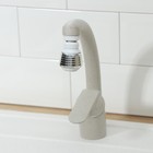 Поворотная насадка на кран Доляна, d=1.5 см, с изменяемым углом наклона и изменяемой интенсивностью струи, с сеткой - Фото 1