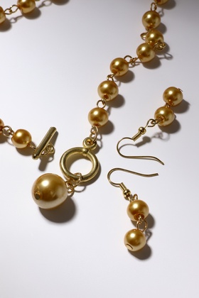 Набор 2 предмета: серьги колье "Габриела" мелкие жемчужины, цвет светло-коричневый в золоте