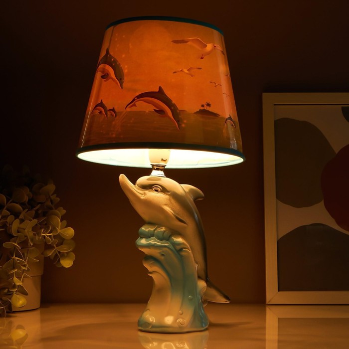 Лампа настольная "Дельфин"  E14 40Вт МИКС 20х20х35 см RISALUX - фото 1907119675