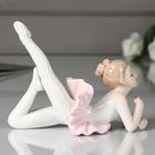 Сувенир керамика "Малышка-балерина в пачке с розовой юбкой, тянет ножку" 11х13,5х7,5 см - Фото 2