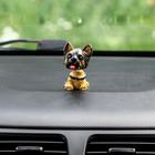 Собака на панель авто, качающая головой, немецкая овчарка - фото 6317114