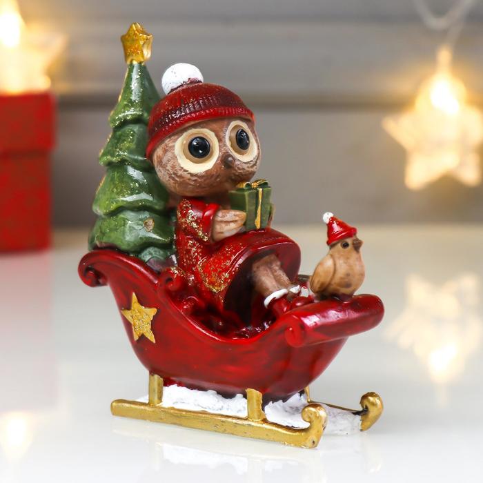 Сувенир полистоун "Совушка в санях Деда мороза" красный с зелёным 10х9,5х4,2 см - Фото 1