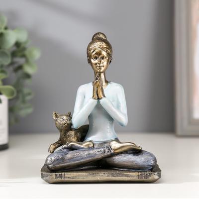 Фигурка полистоун «Девушка в позе лотоса, с котом», синий, 14×11×7.8 см