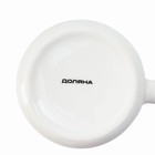 Кружка фарфоровая Доляна «Новый год. Дед Мороз с санками», 380 мл, цвет белый - Фото 4