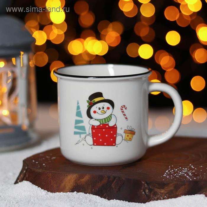 Кружка фарфоровая Доляна «Снеговичок», 380 мл, цвет белый - Фото 1