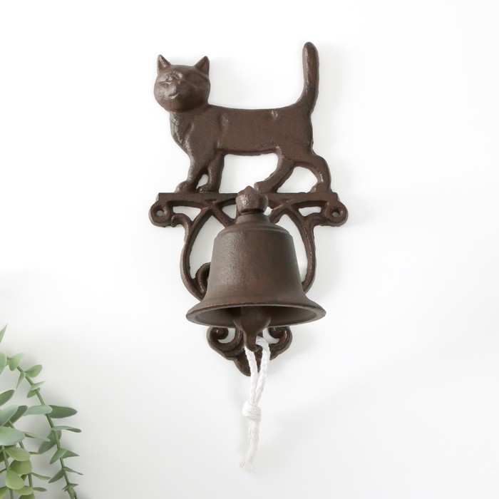 Колокол сувенирный чугун "Кот, гуляющий по крыше" 23,5х13,5х13 см - Фото 1