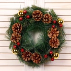 Венок новогодний d=25 см «Зимнее волшебство. Золотистые шишки и ягоды», с шишками и ягодами - Фото 2